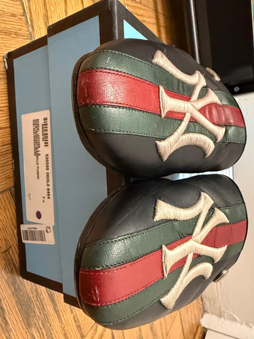 Gucci Yankees Black Leather Slip-On Mules - Picture 6 of 11